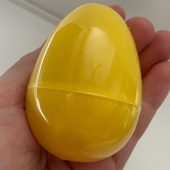 Jumbo Bundle of 18 Pre-Stuffed Easter Eggs, Filled With Toys. All New Items - Picture 3 of 3